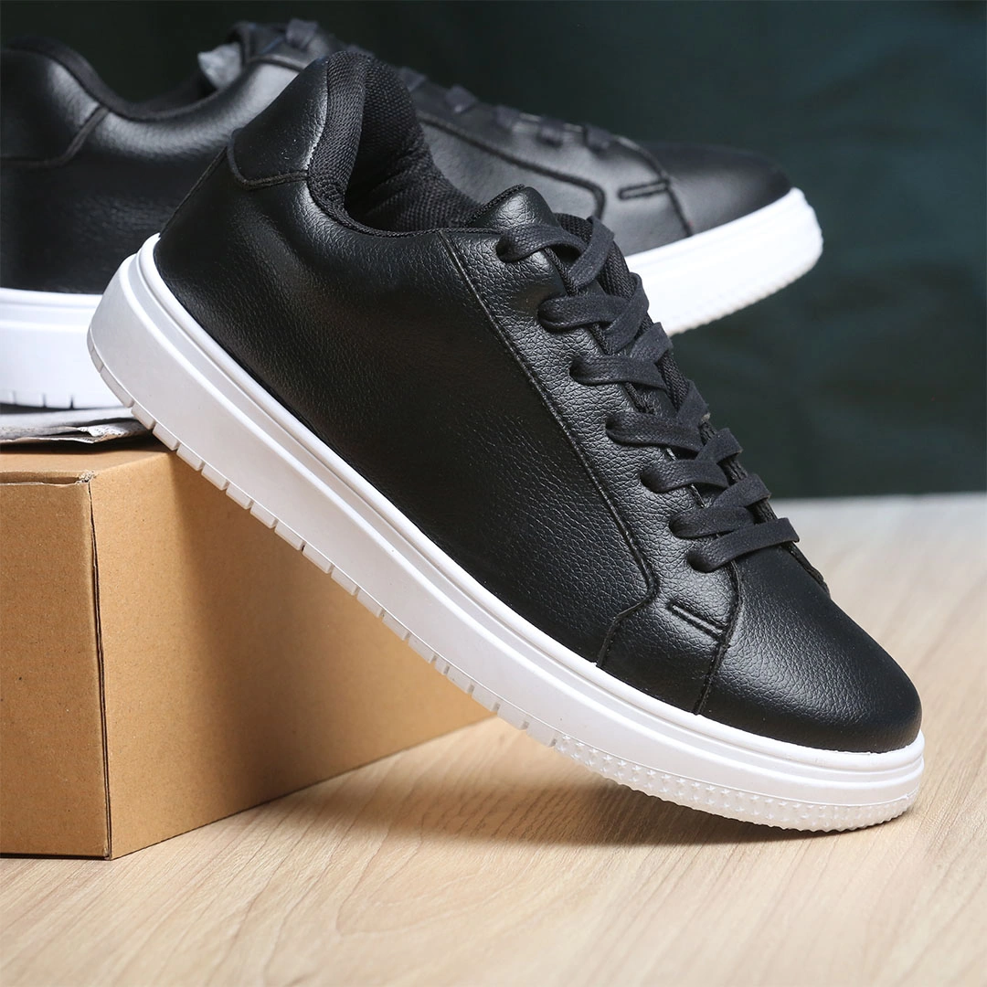 سنيكر رجالي تيستا تورو جلد M4