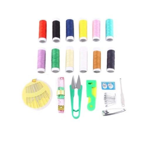 علبة خياطة بأدوات الخياطة