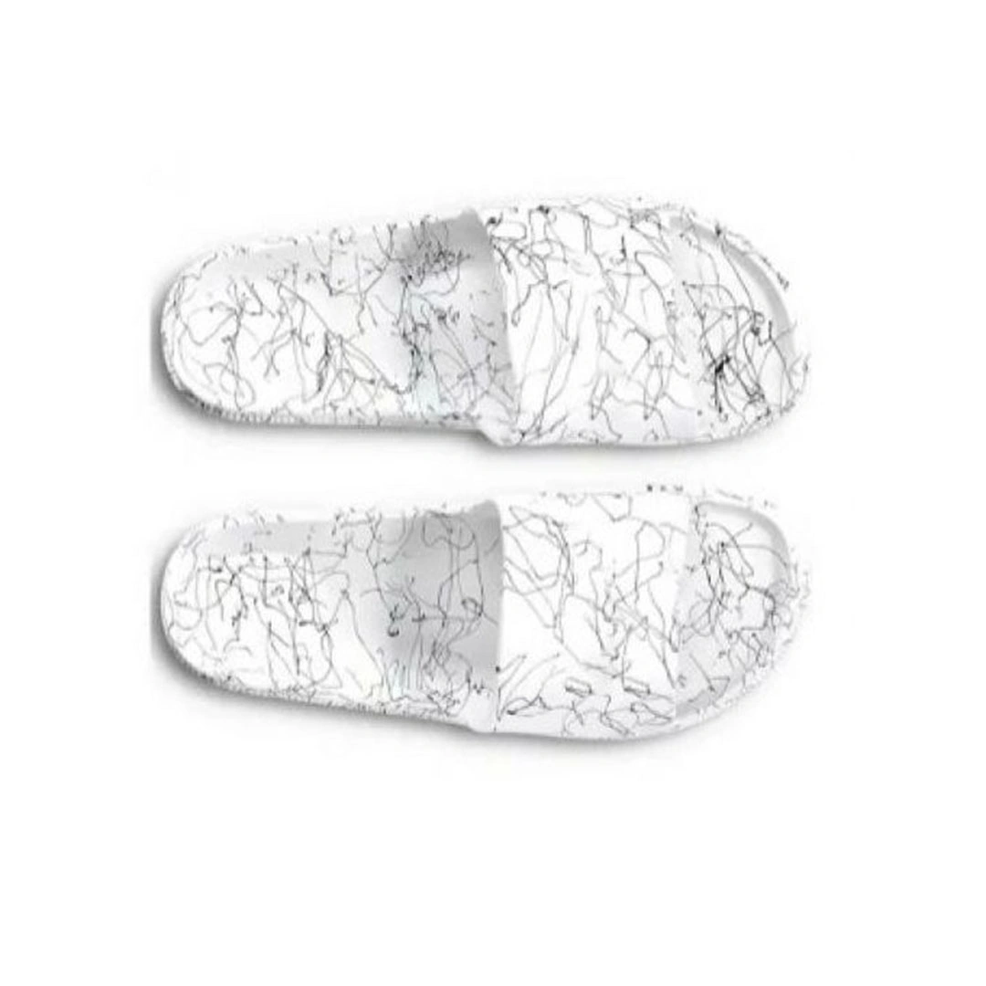 شبشب رجالي بخطوط بيضاء وسوداء