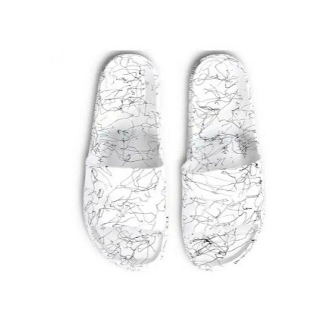 شبشب رجالي بخطوط بيضاء وسوداء