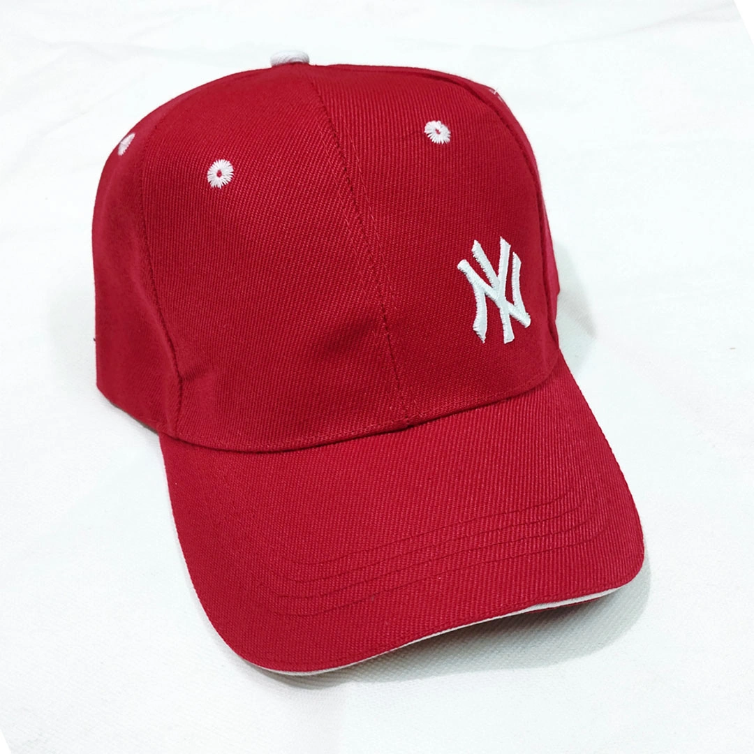 كاب كلاسيك رياضي للكبار - أكريليك - أحمر