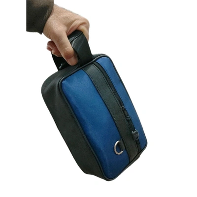 شنطة يد للرجال - أسود/أزرق