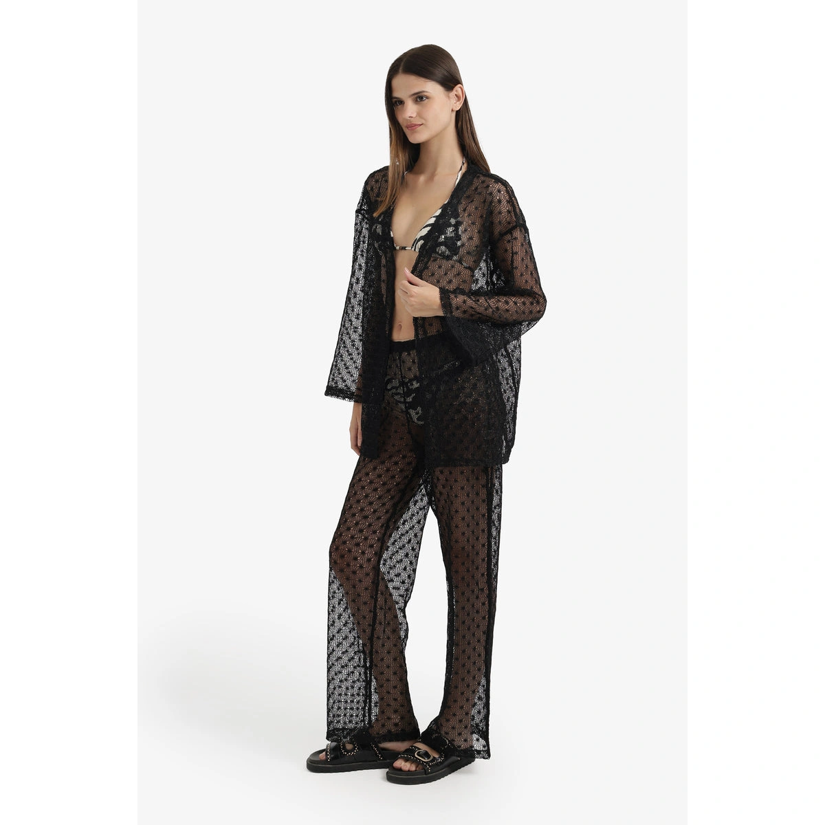 طقم شاطئ بنقشة ورد مفرغة من كارينا 58746