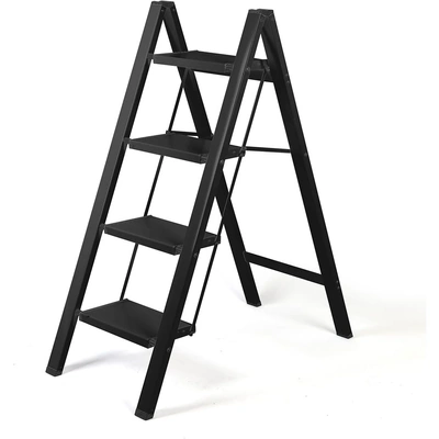 سلم 4 درجات خفيف الوزن وقابل للطي - أسود