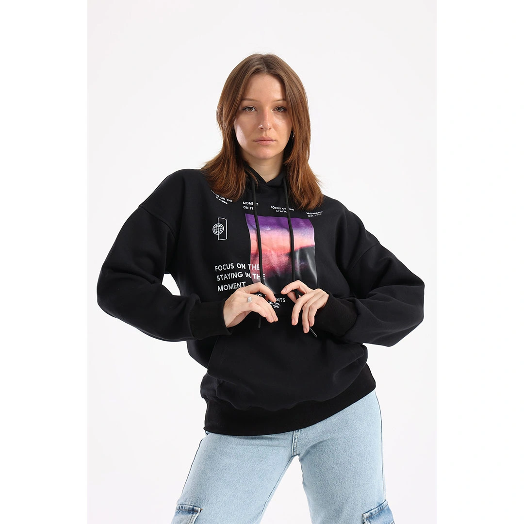 سويت شيرت مطبوع حريمي - أسود