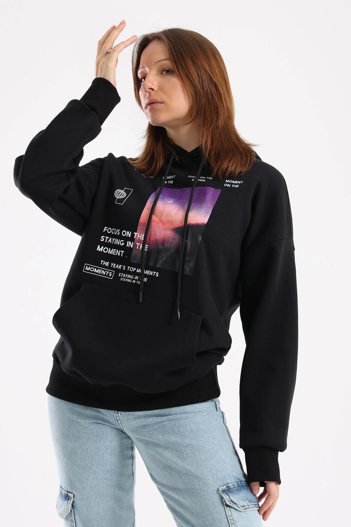 سويت شيرت مطبوع حريمي - أسود