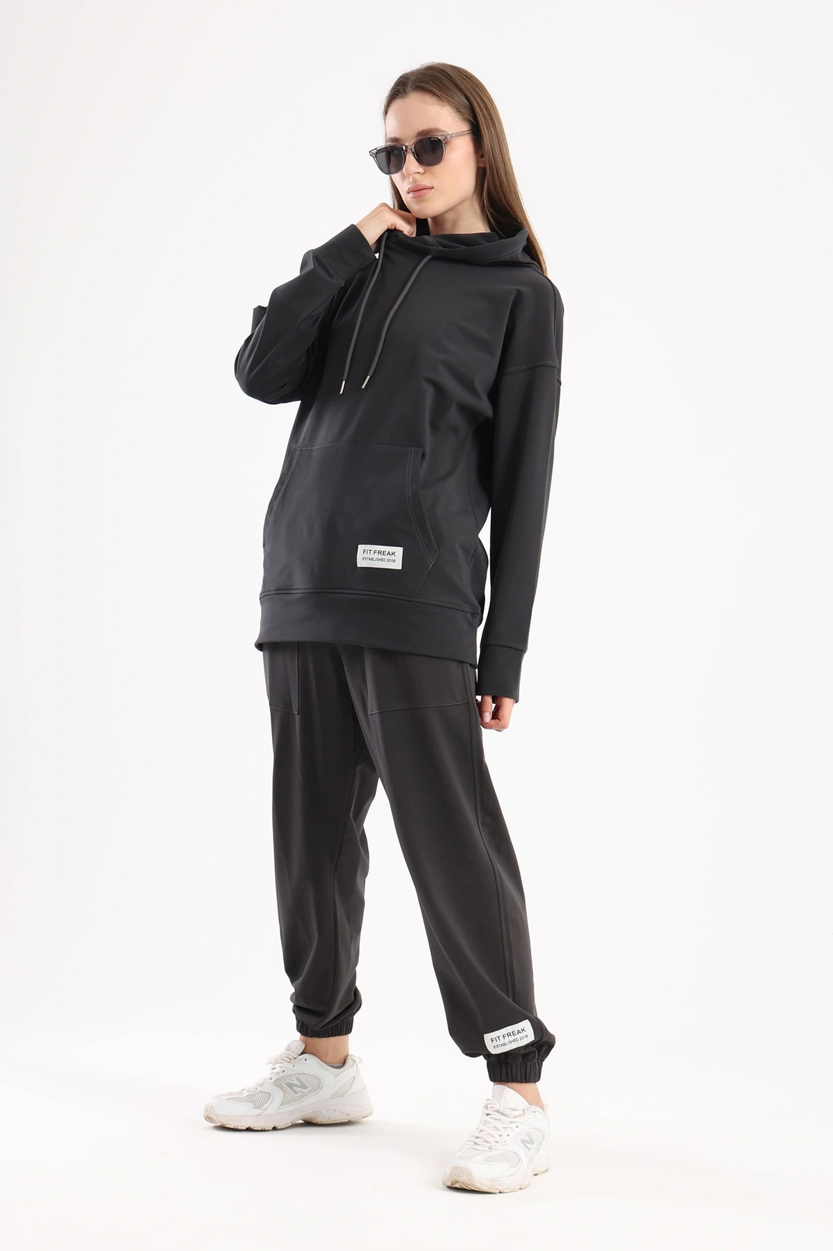 طقم سويت شيرت مع سويت بانتس حريمي - رمادي