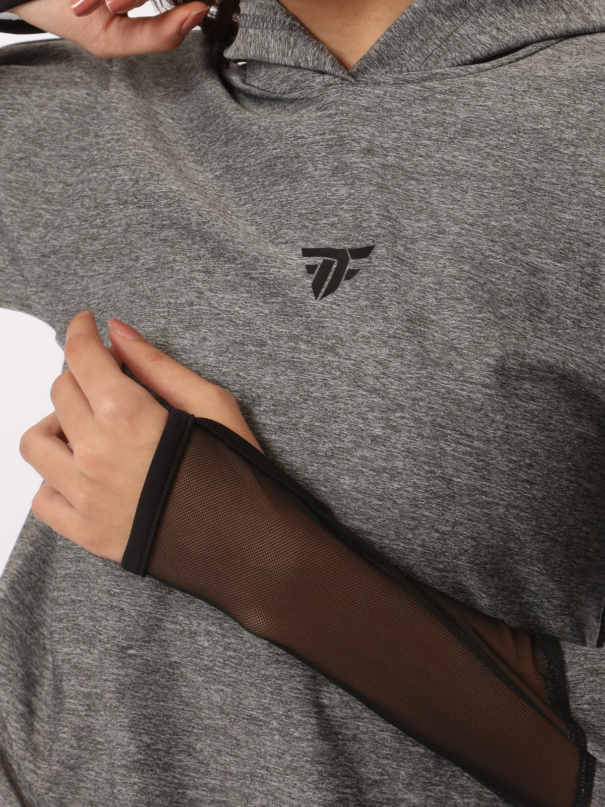 تيشيرت رياضي بكم شبكي حريمي - أسود