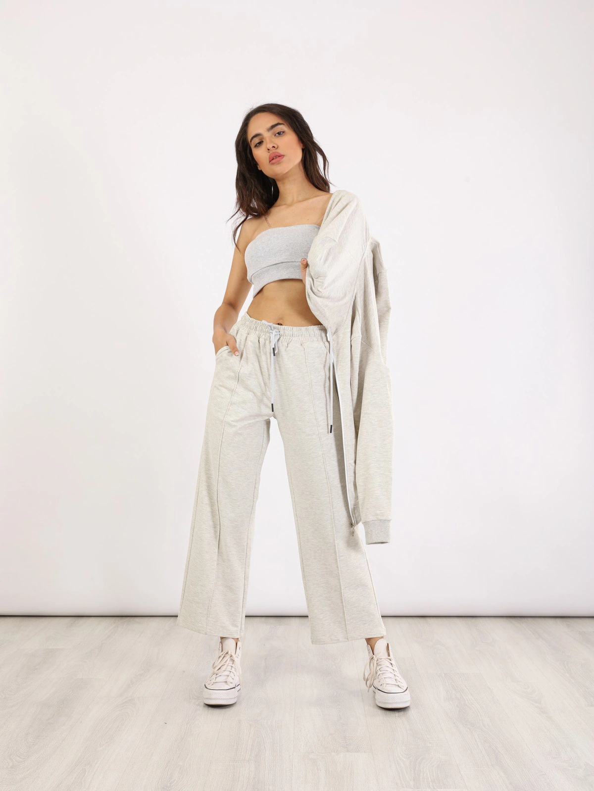 طقم رياضي حريمي - 3 قطع -رمادي فاتح