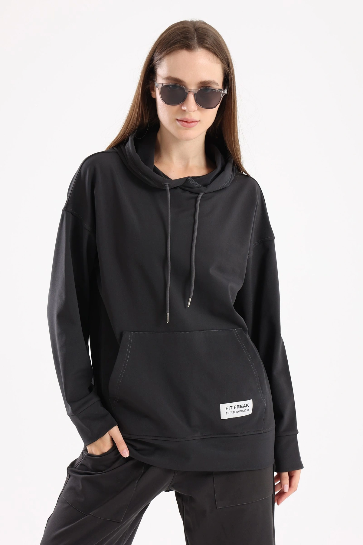 طقم سويت شيرت مع سويت بانتس حريمي - رمادي