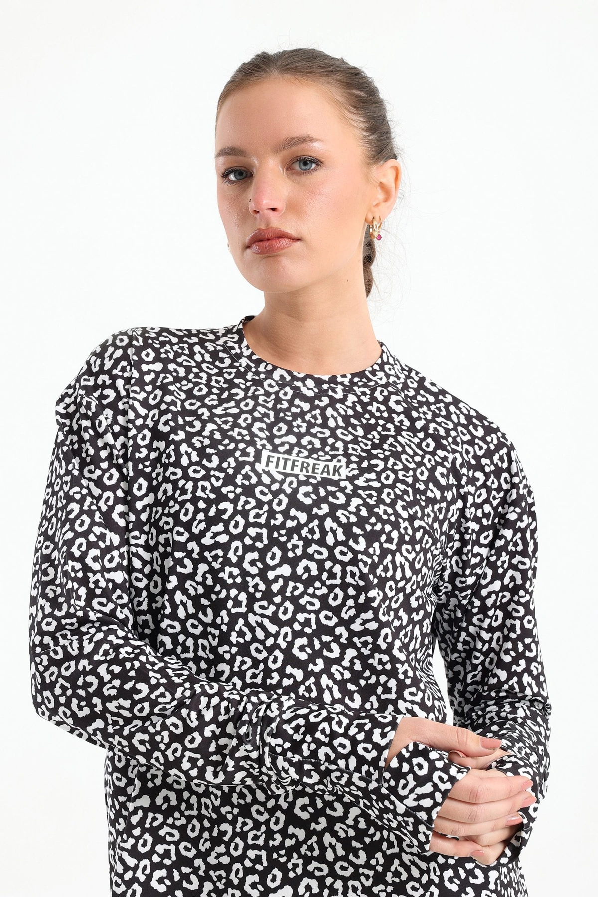 تيشيرت منقوش بكم رياضي حريمي - أسود/أبيض