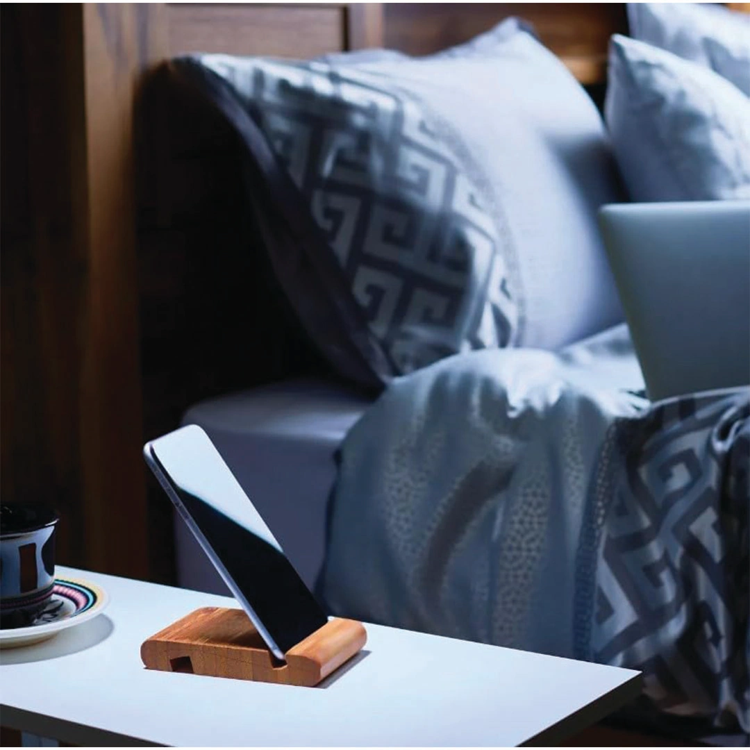 حامل موبايل من الخشب بوجهين - بني