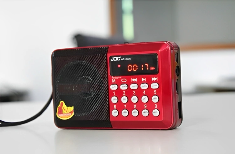 راديو ديجيتال محمول ومشغل MP3 - أحمر