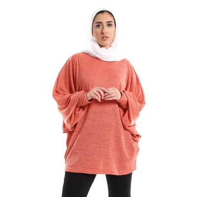 بلوزة واسعة كم طويل