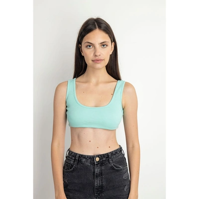 توب حريمي سادة بدون كم