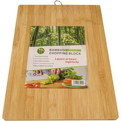 لوح تقطيع خشبي مزود بحلقة معدنية للتعليق