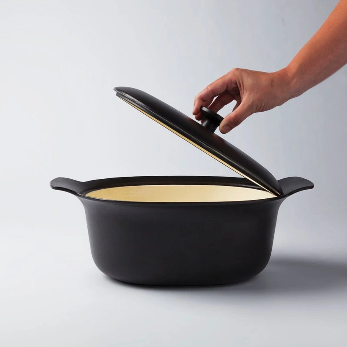 حلة حديد زهر بغطاء من بيرغوف  - 28 سم - أسود