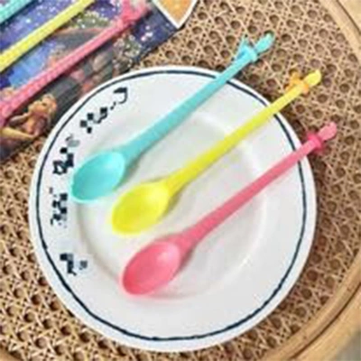 ملعقة عصير وكوكتيل بلاستيك مستورد - 1 قطعة - ألوان