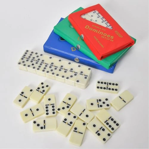 دومينو لعبة لوحية كلاسيكية للترفيه