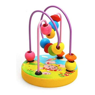 متاهة خشبية مستديرة صغيرة