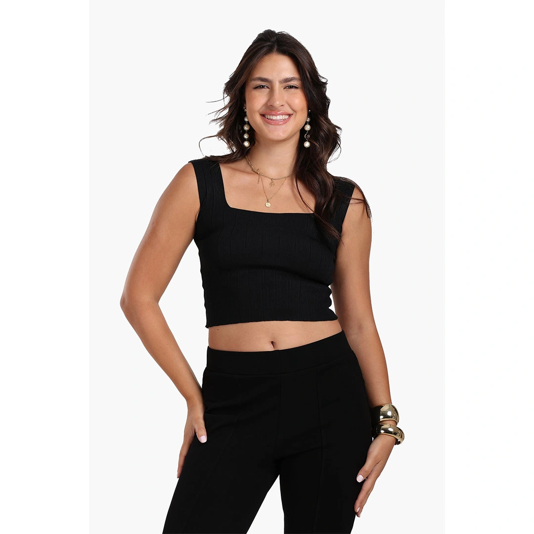 كلو توب حريمي قصيرة برقبة مربعة