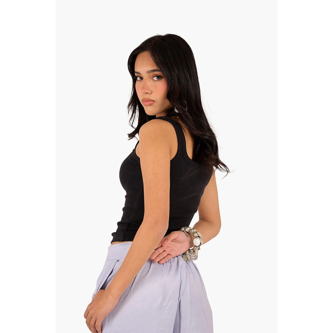 توب مضلعة برقبة دائرية حريمي 17776