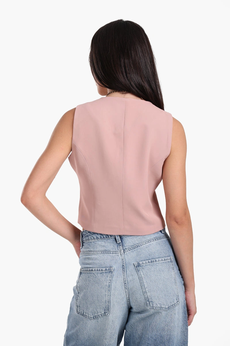 كلو فيست حريمي بدون أكمام بقصة مائلة