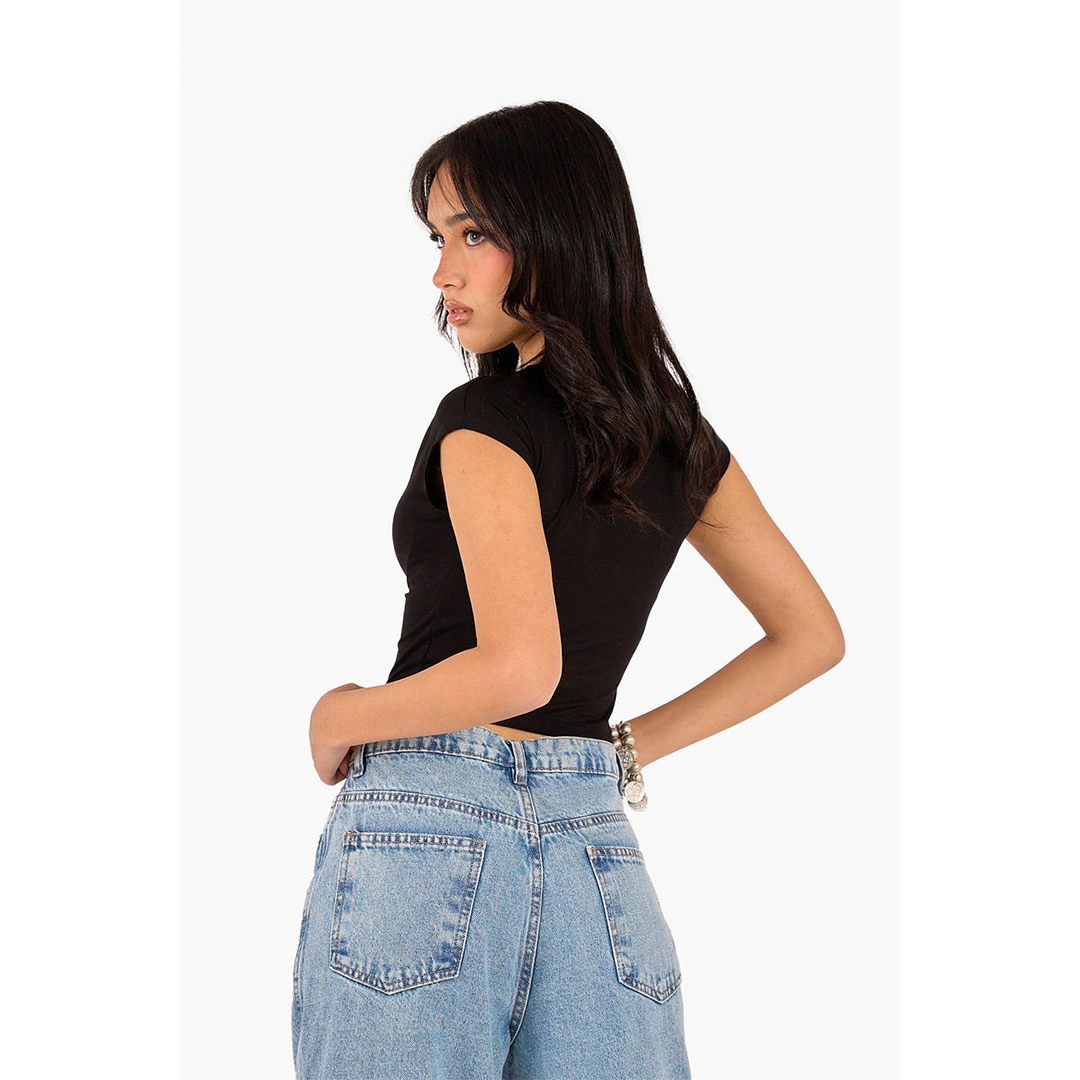 توب قصير برقبة دائرية حريمي 17752