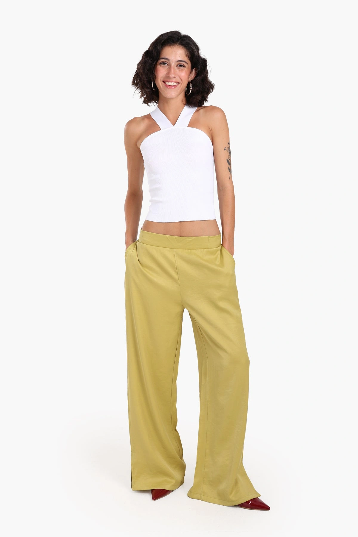 كلو بلوزة حريمي قصيرة بظهر متقاطع - أبيض