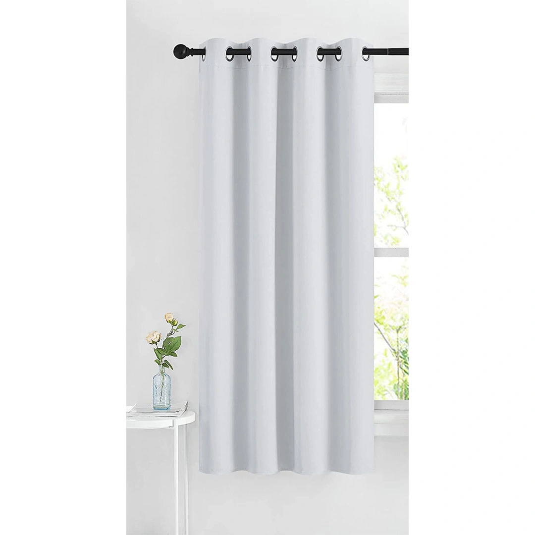 ستائر بلاك اوت - لوح واحد - 132 سم عرض × 160 سم طول - فضي - بثقوب (BL)