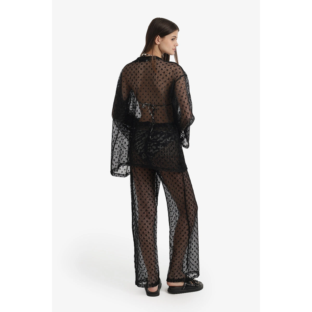 طقم شاطئ بنقشة ورد مفرغة من كارينا 58746