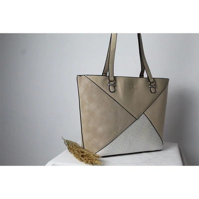 روتيتو شنطة يد حريمي Rt 38