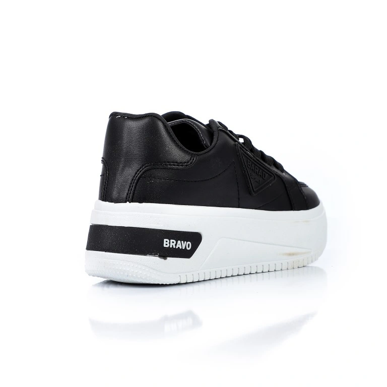 A4 كوتشي حريمي برباط