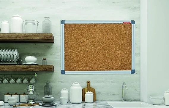 سبورة فلين بإطار معدني - 60x45 سم