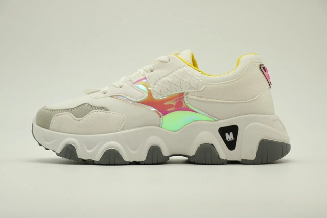 سنيكرز حريمى عصرى متعدد الألوان