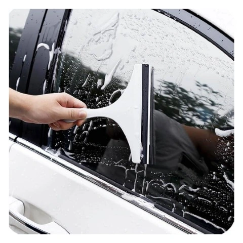 مساحة بلاستيك للزجاج