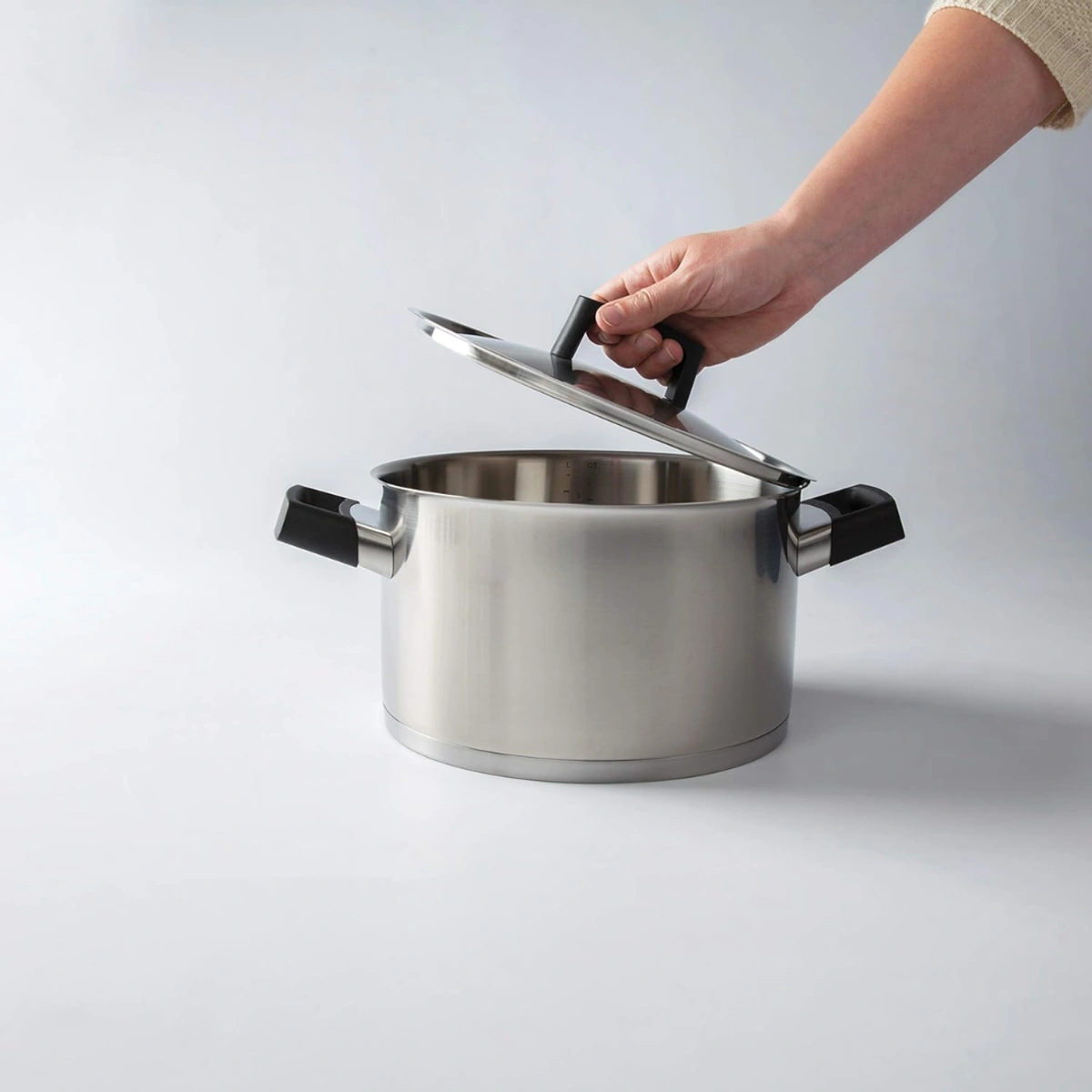 كسرولة ستانلس ستيل بغطاء من بيرغوف  - 24 سم - فضي