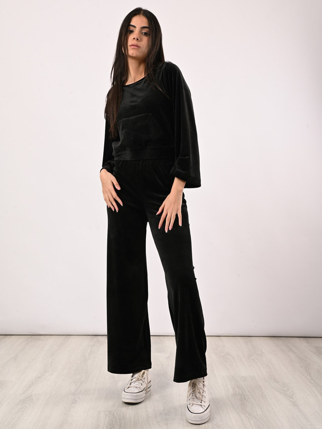 أسود