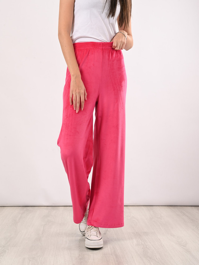 بنطلون رجل واسعة ووسط عريض