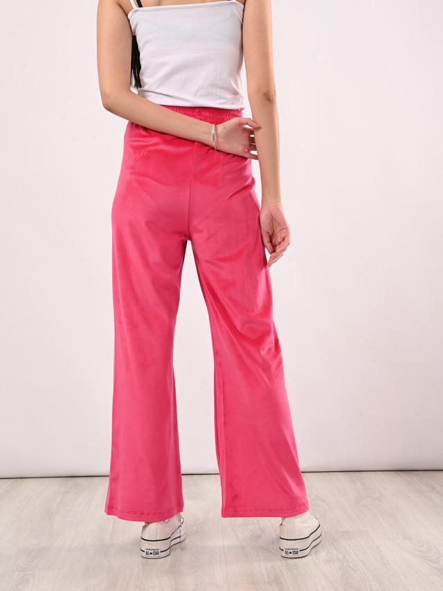 بنطلون رجل واسعة ووسط عريض