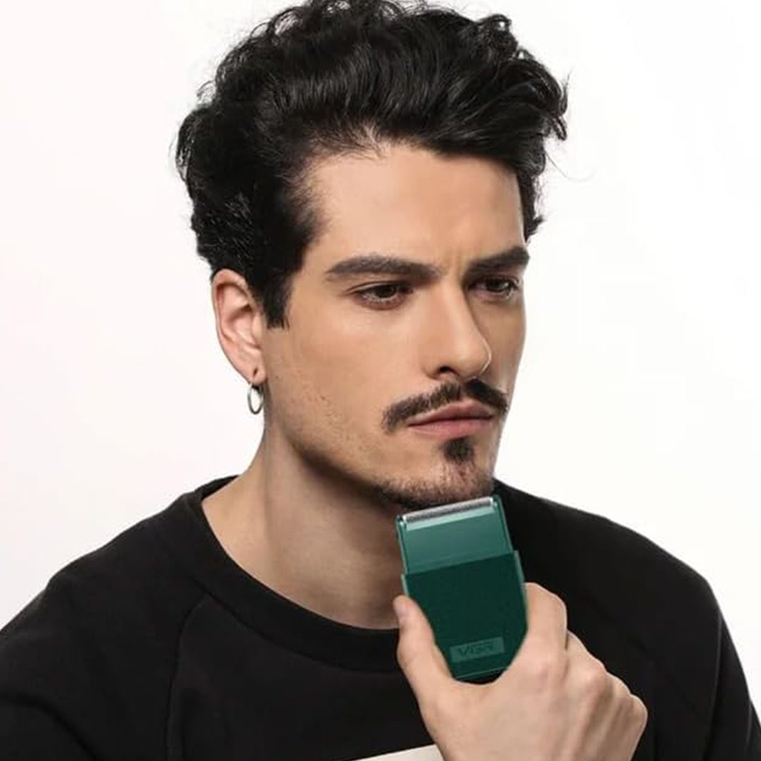 ماكينة حلاقة في جي أر قابلة للشحن للرجال - أسود - V-376