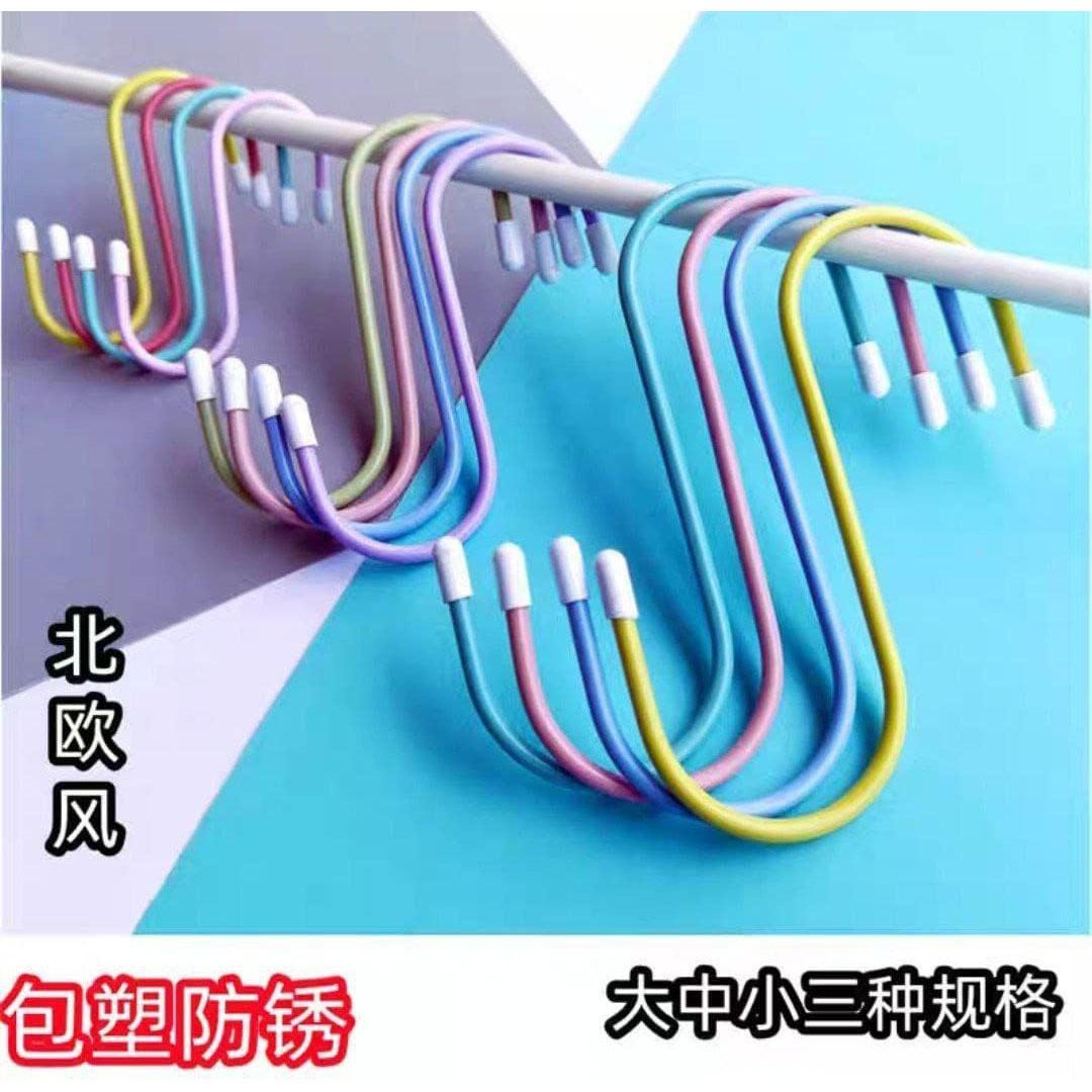 خطاف معدني للتعليق - 7 قطع - متعدد الألوان