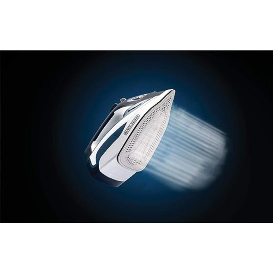 مكواة بخار بلاك اند ديكر بقاعدة سيراميك - 2400 وات - أزرق X2150-B5