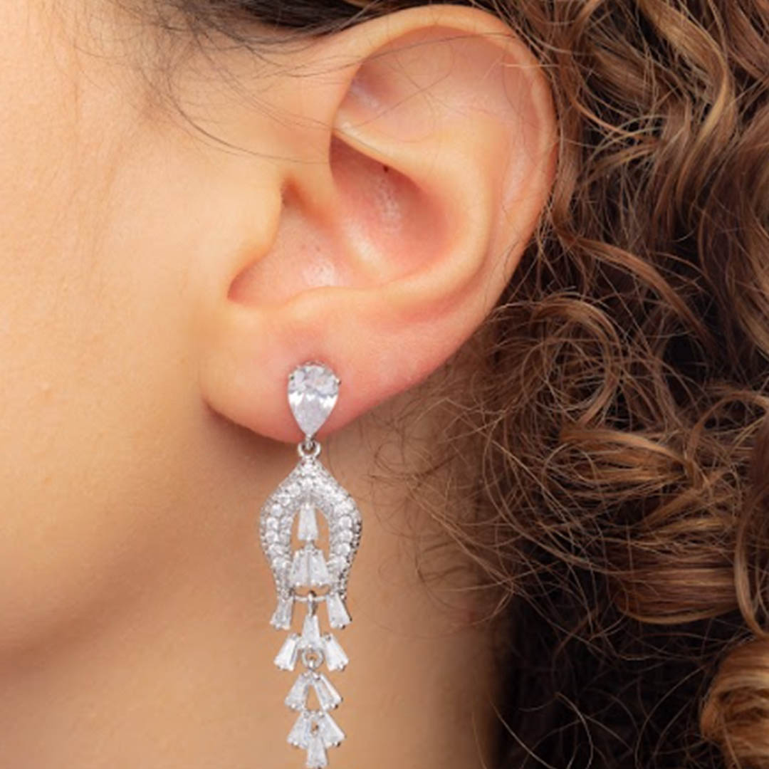 حلق حريمي طويل مطلي بالفضة - فضي