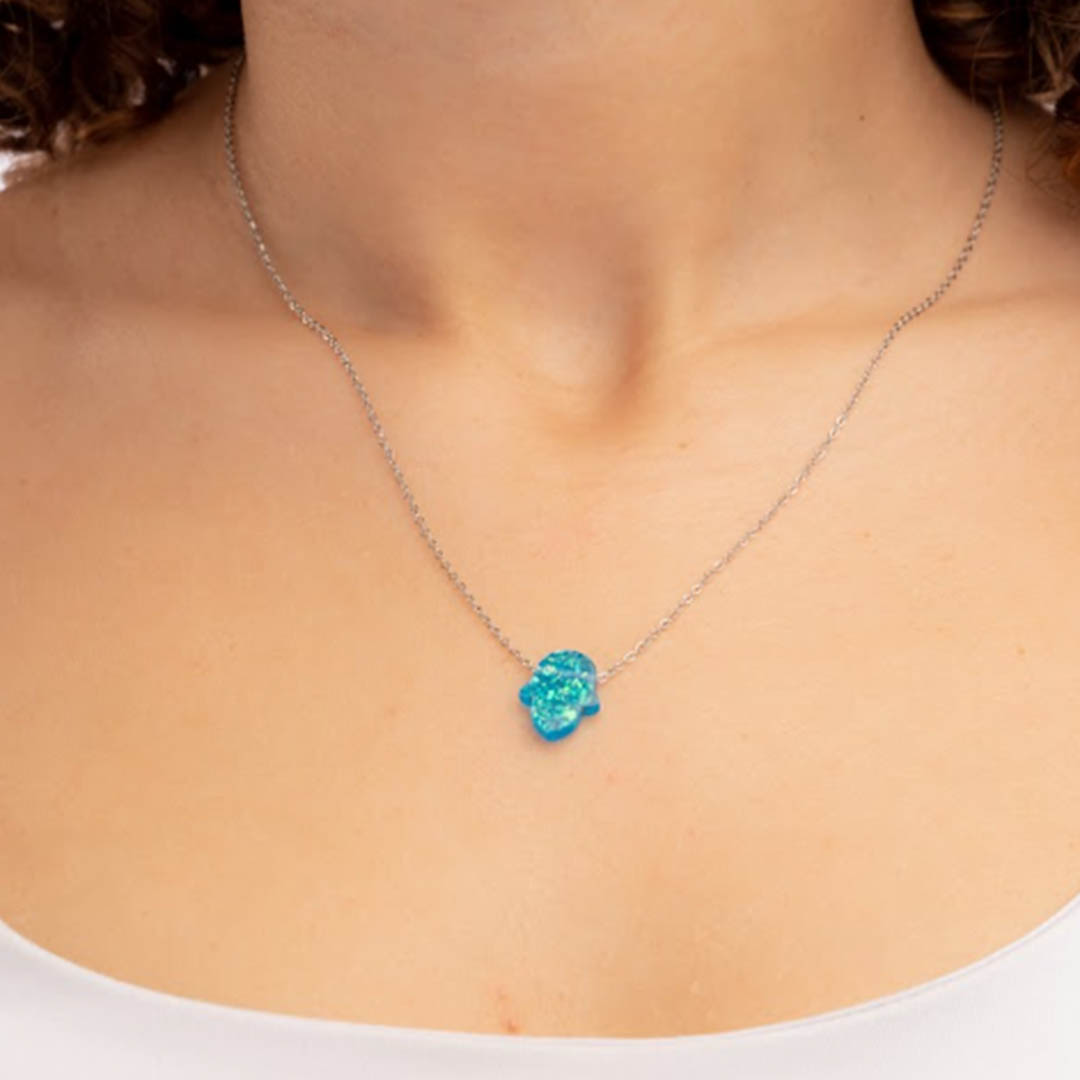 سلسلة حريمي مطلية فضة شكل كف اليد - أزرق/فضي