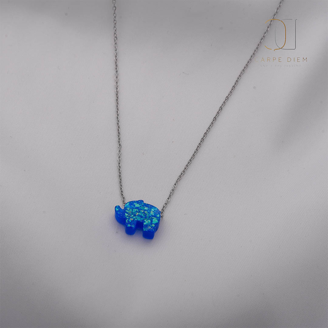 سلسلة حريمي مطلية فضة شكل فيل - أزرق/فضي