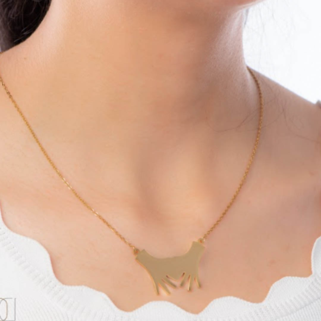 سلسلة حريمي رفيعة علي شكل يدين - ذهبي