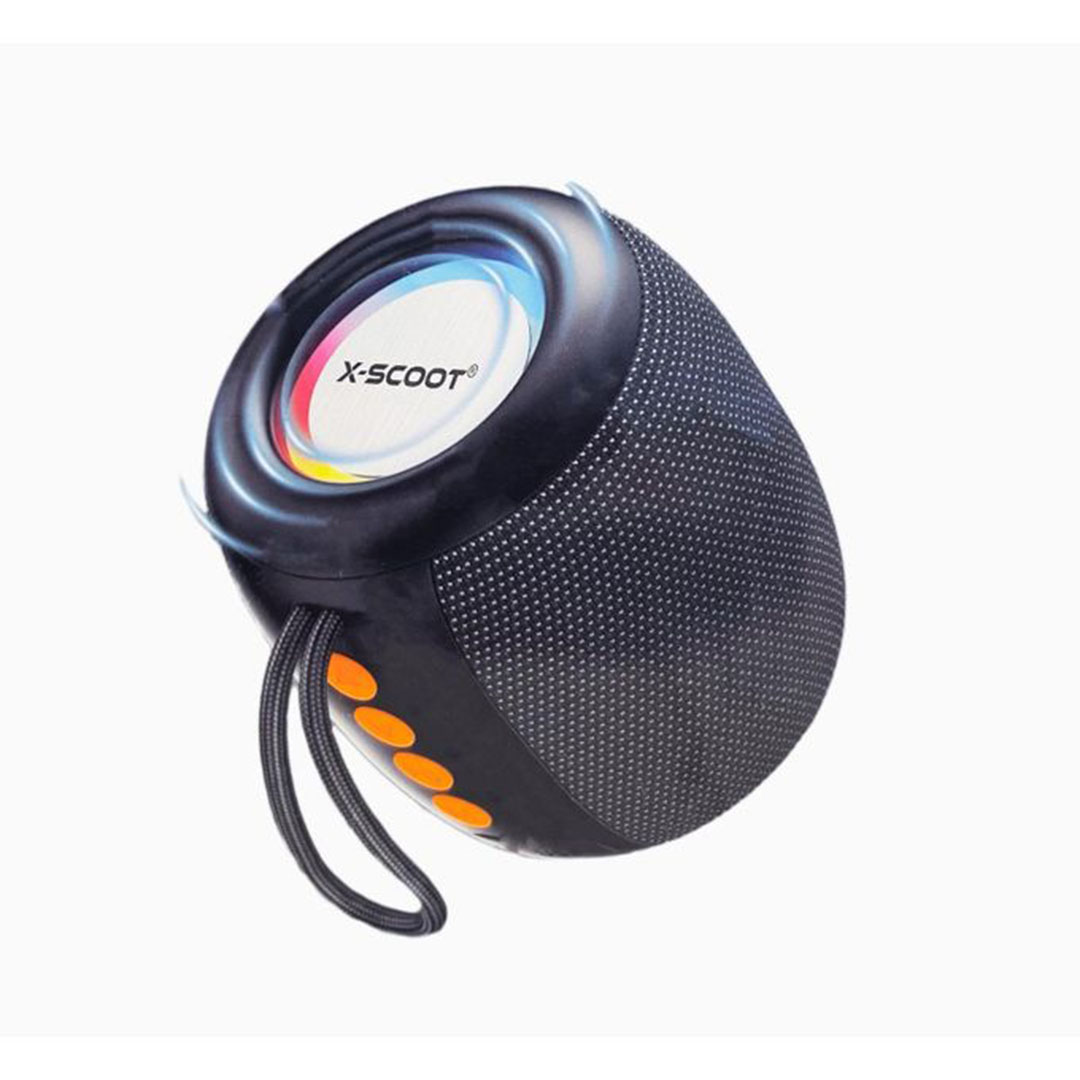 XS-607 سماعة محمولة RGB 8 وات مع صوت جهير قوي