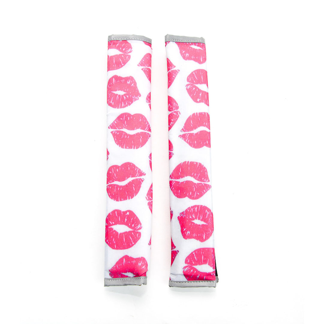 غطاء حزام أمان - شكل قبلات بينك - قطعتين