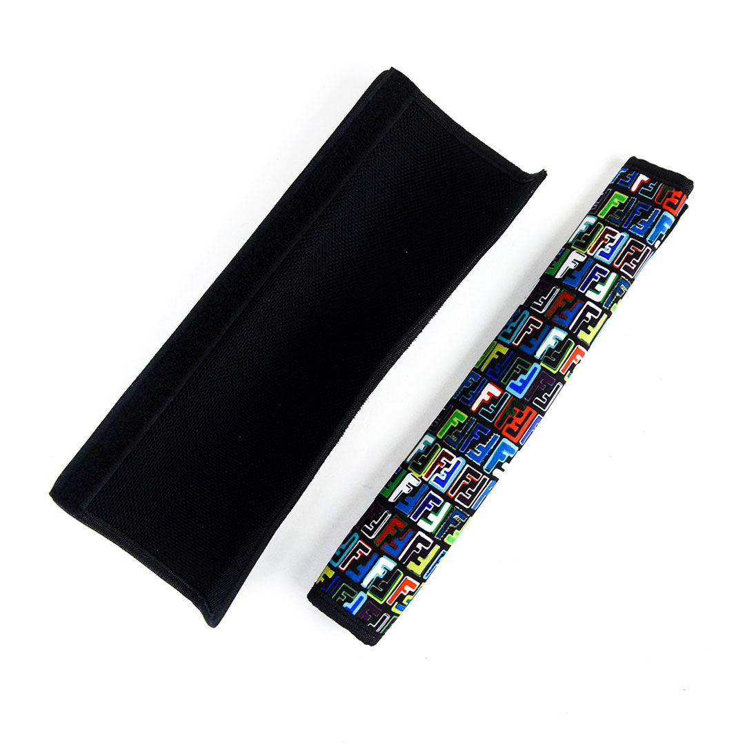 غطاء حزام أمان - شكل دابل F - أسود - قطعتين